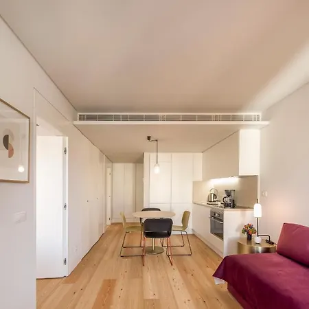 Serviced - Mouraria Apartmán *